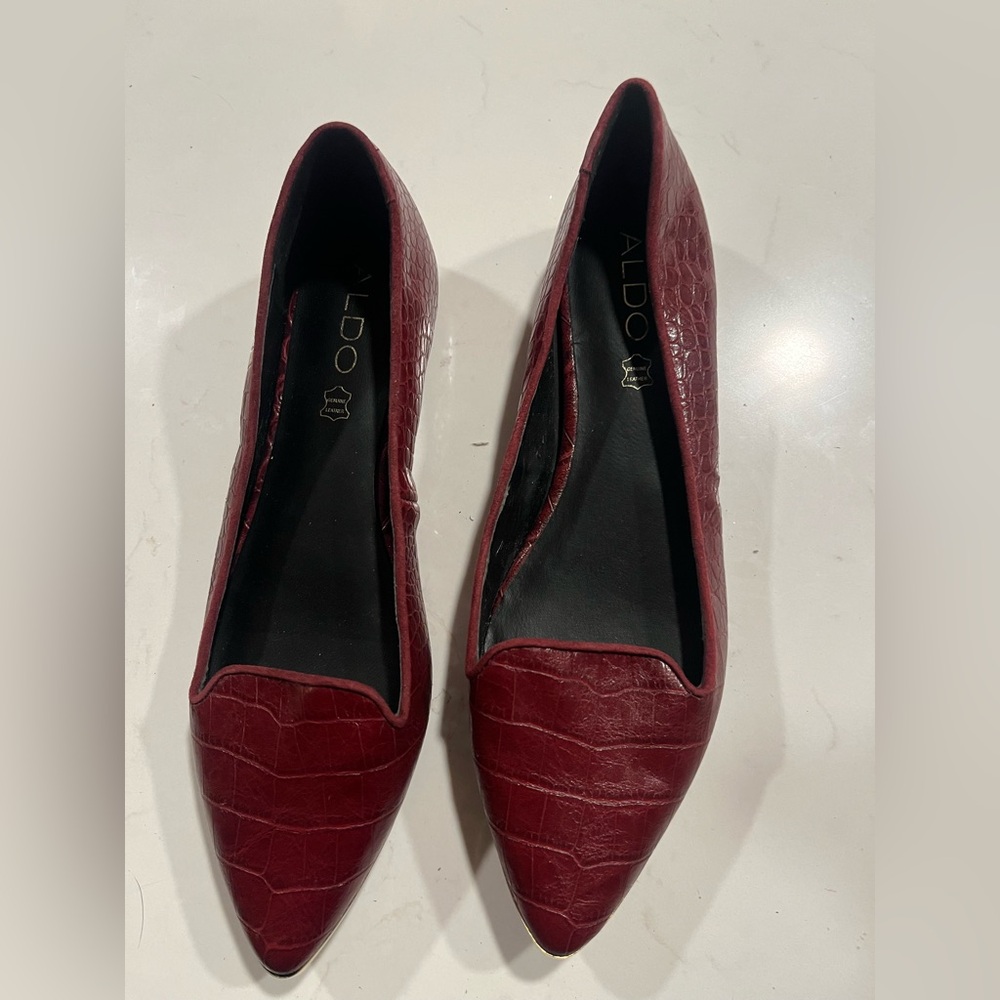 Aldo Croc Embossed Loafers Flats NEW Womens 8 red Pointed Toe